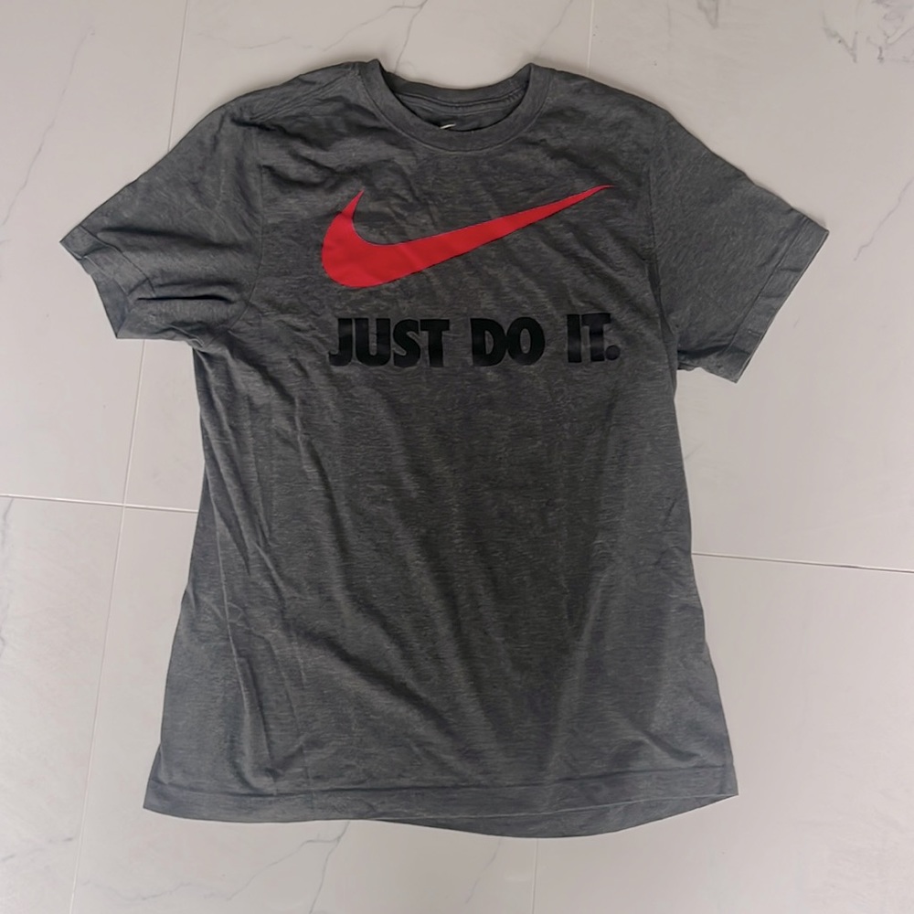 Nike t shirt